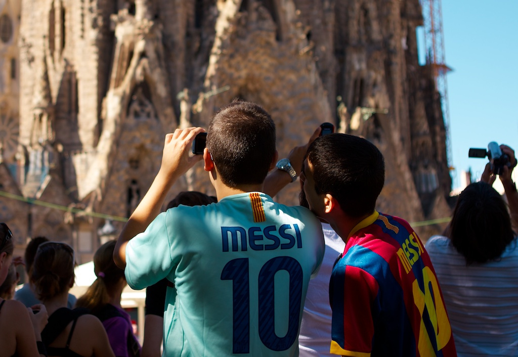 Solo un 17 % de los barceloneses considera que el turismo le aporta cosas negativas, según un estudio de la UOC.<br />Foto: Flickr/ Matthew Hine (CC)