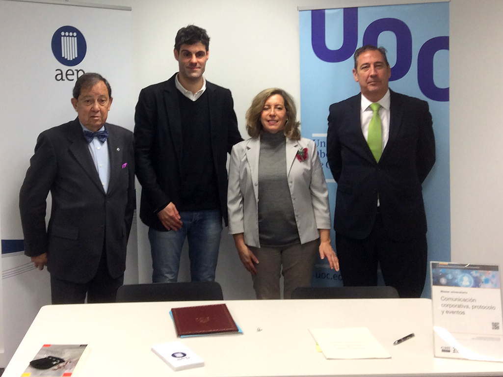 La UOC y la Asociación Española de Protocolo firman un acuerdo de colaboración en la sede de la Universidad en Madrid.