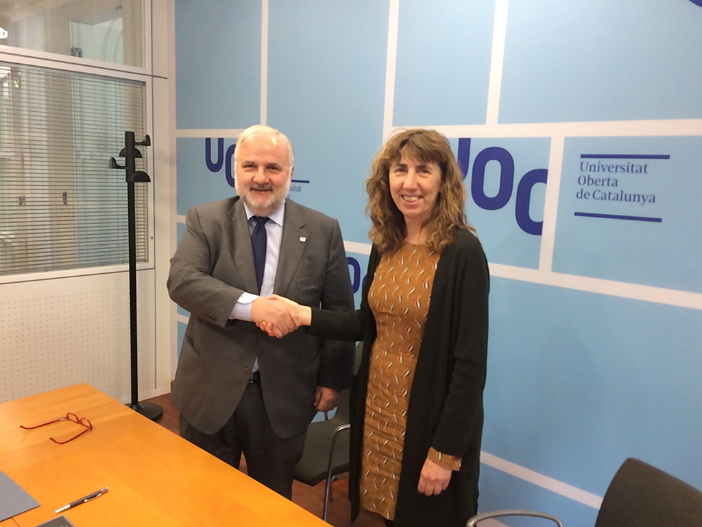 Aquest dijous el rector de la UOC, Josep A. Planell, i la presidenta de l'AMRS, Francina Martí, han signat a la seu de la Universitat el conveni de col·laboració per a dur a terme aquesta oferta formativa conjunta.