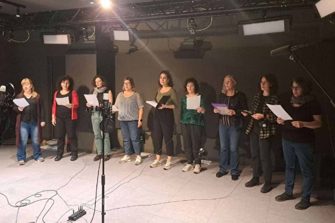 aVeus: la UOC crea una veu coral amb IA per celebrar el seu 30è. aniversari