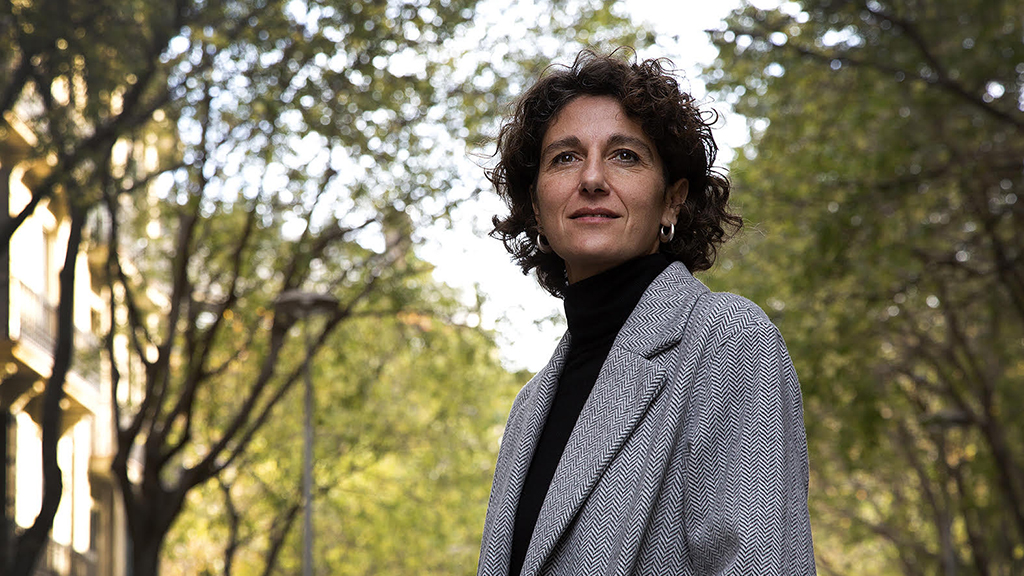 Marina Garcés, directora del Màster de Filosofia pels Reptes Contemporanis de la UOC, explica en l'entrevista els objectius del nou grup de recerca en filosofia, MUSSOL, del qual n'és coordinadora (foto: Ruth Marigot)