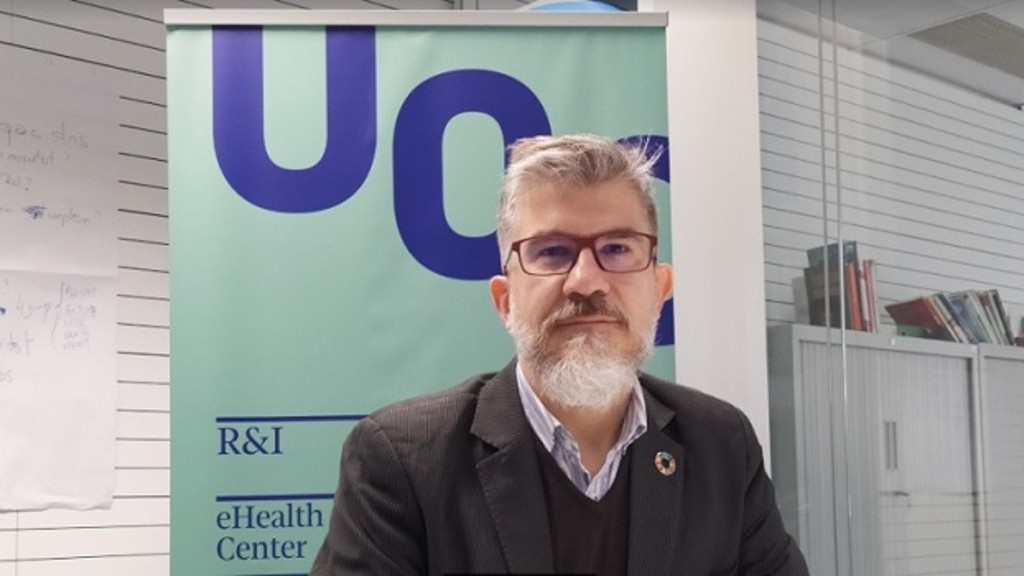 El director del eHealth Center, Albert Barberà, sobre la gestión y distribución de las vacunas de la COVID-19: «Antes de empezar a pensar en vacunar a los niños no debemos olvidar que hay muchos países completamente desprotegidos». Foto: UOC