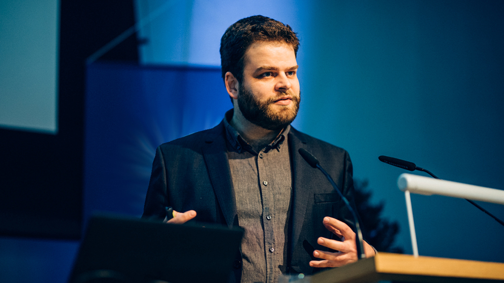 The politicization of medical topics on social media was the title of the keynote speech given by David García at the recent PCNet21 workshop. (Photo: David García)