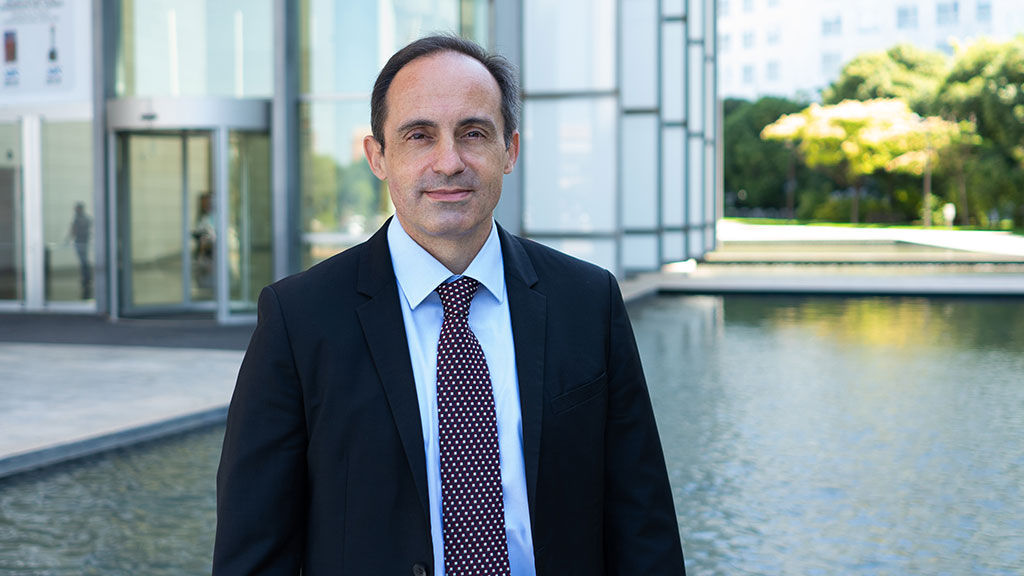 Armando Nieto, presidente ejecutivo de Divina Pastora Seguros, se ha doctorado en la UOC (foto: Armando Nieto)