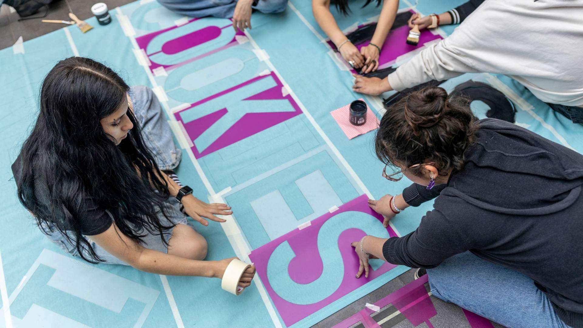 Taller con alumnado de la Universidad de las Américas (UDLA) en el Centro Cultural de España en Santiago, Chile (2025). Foto: Matías Pinto.