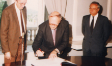 L'exrector Gabriel Ferraté pren possessió del càrrec el juny de 1995.