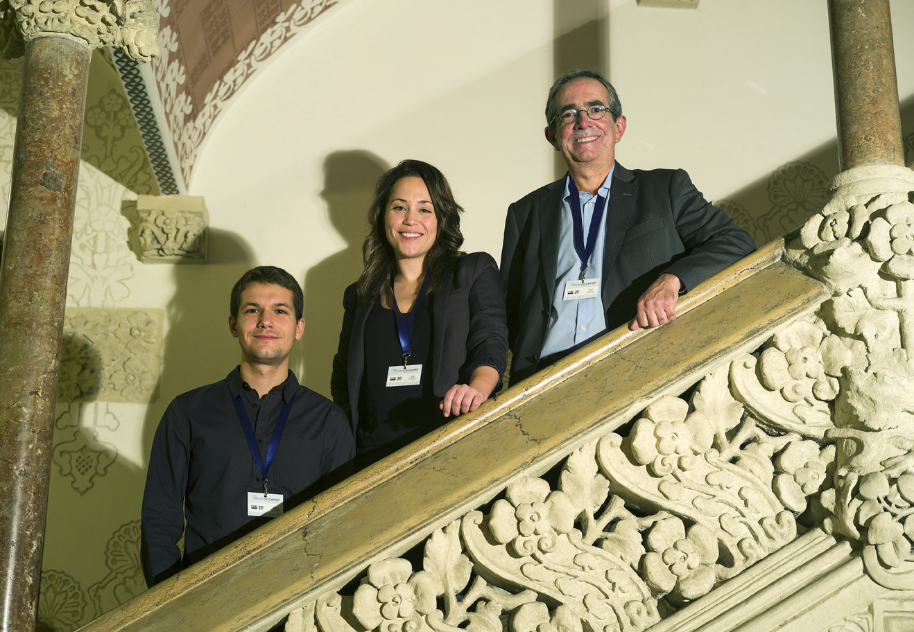 From left to right: Pere Parés, María Fernández and Juan Alberto Castro, winners of the UOC-RMF Awards. (Photo: Enrique Marco)