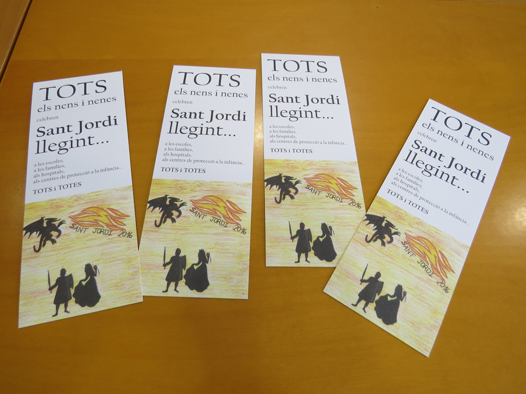 Dos infants de Drecera han dibuixat aquests punts de llibre per als treballadors de la UOC.