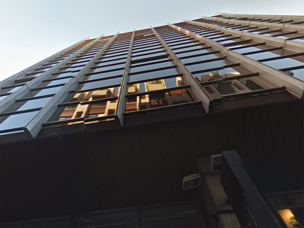 La Universitat ha arribat a un acord amb el Col·legi d'Economistes de Catalunya per al lloguer d'un espai d'oficines.