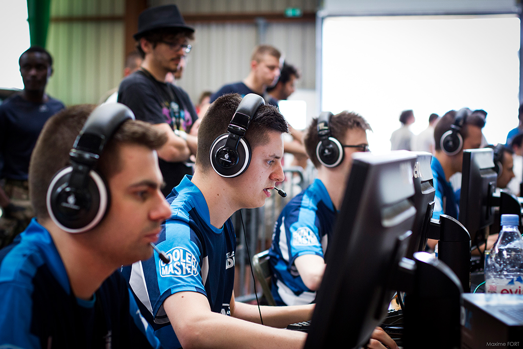 Los Campeonatos de Cataluña Universitarios se suman al fenómeno mundial de los deportes electrónicos (<em>e-sports</em>), los videojuegos como deporte profesional.<br />Foto: Flickr / Maxime Fort (CC)