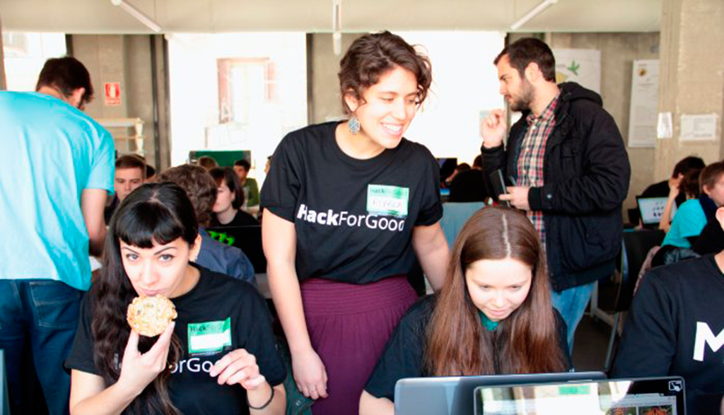 La UOC coorganiza un hackatón para desarrollar aplicaciones con finalidades sociales: el HackForGood 2017.