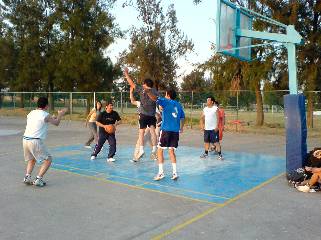 Los trabajadores que hacen deporte se sienten ocho veces más comprometidos con su empresa<br />Foto: Emerson Posada (flickr)