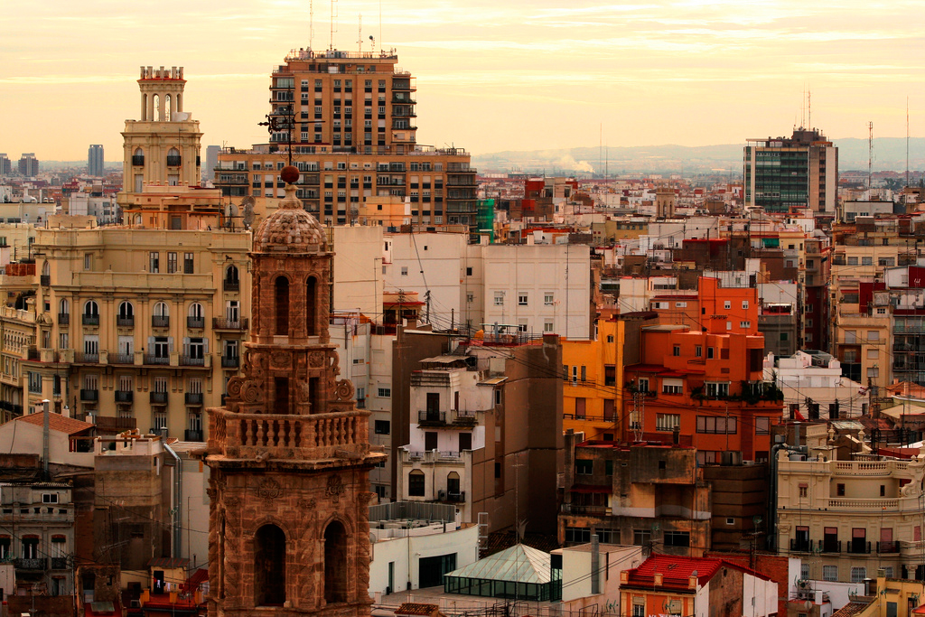 Valencia es la segunda comunidad con más estudiantes de la UOC y ya son más de 3.000 los graduados en sus 20 años de presencia en el territorio.<br />Foto: Flickr / Federico Galarraga (CC)