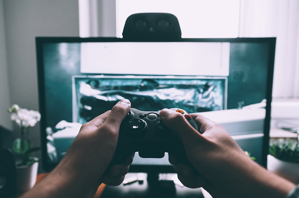 Playing video games alters the brain