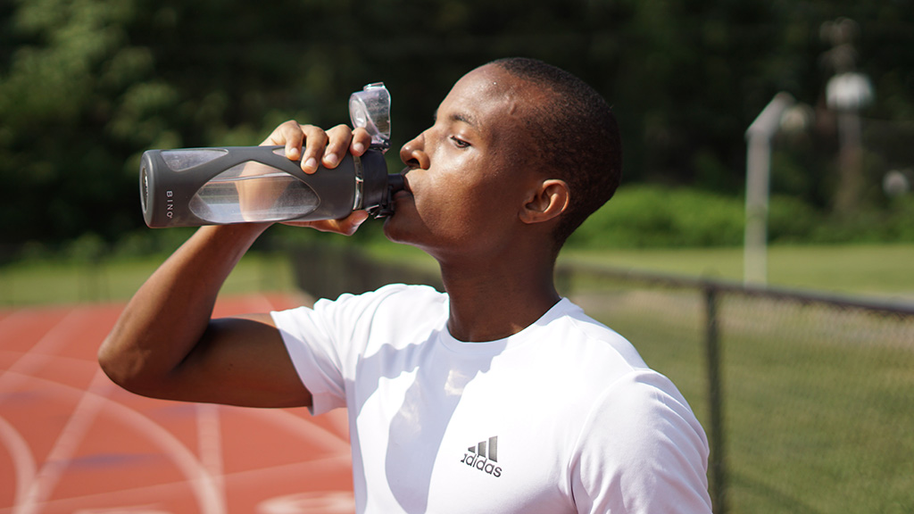 Sportsmen consume a lot of drinks containing sugar and acid that can affect oral health and the abundance of bacteria<br>Photo: nigel Msipa/unsplash
