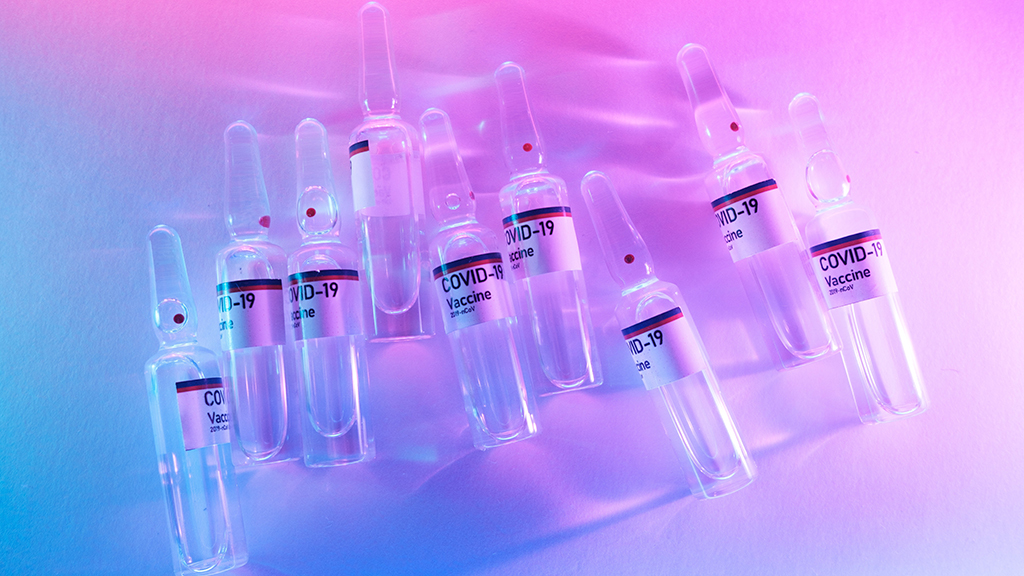 There is a huge gap in people's access to vaccination: in some countries, not even health staff have been vaccinated. (Photo: Alena Shekhovtcova, Pexels)
