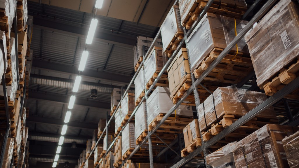 Improving the efficiency of logistics activities reduces costs for suppliers, but also provide citizens with better services and lower prices and help mitigate environmental problems (photo: CHUTTERSNAP / unsplash.com)