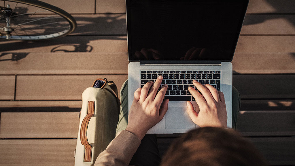 An interdisciplinary team from the UOC has analysed what the fundamental characteristics of a model of lifelong learning should be (Photo: UOC)