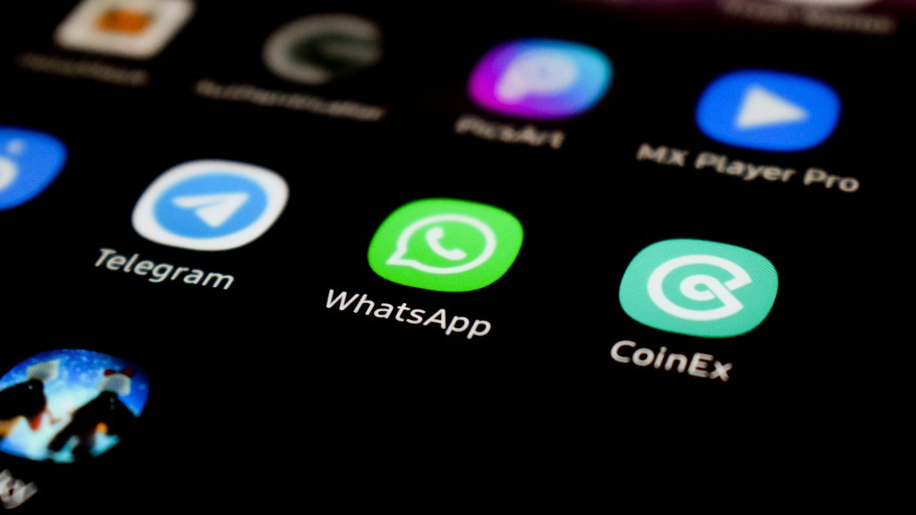 El peligro de usar Telegram y WhatsApp: todo lo que hacen sus usuarios puede usarse contra ellos. (Foto: Amin Moshrefi / Unsplash)