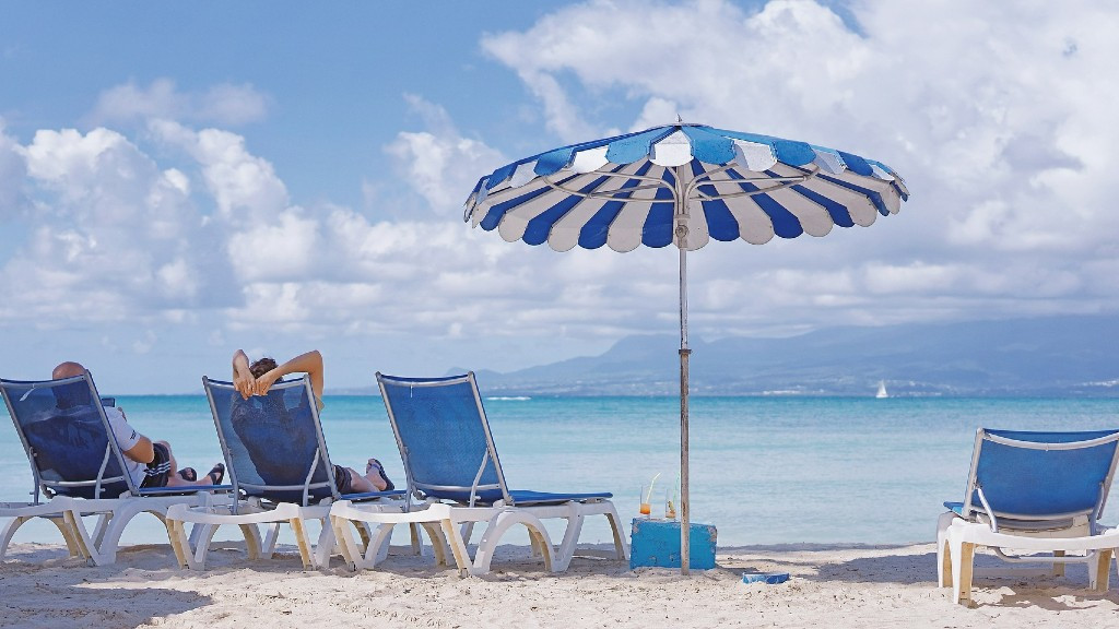 Los investigadores vaticinan una tendencia continuista en el turismo de masas y de sol y playa de cara al verano de 2022 (Foto: jlxp / Pixabay)