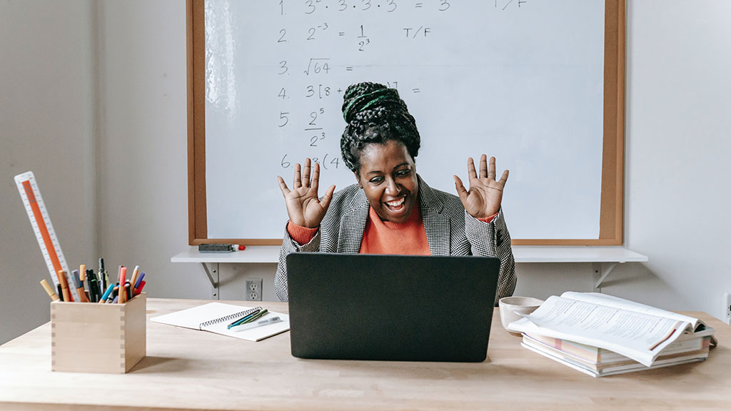 A UOC PhD thesis in e-learning has shown how online learning of mathematics can be improved thanks to the use of learning analytics (Photo: Katerina Holmes/Pexels) 