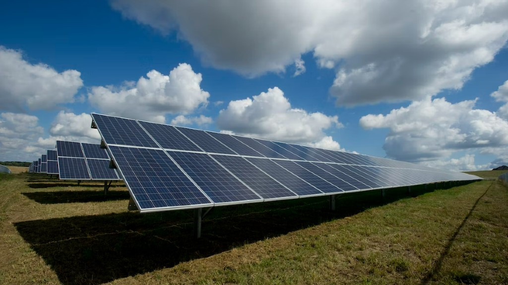 Solar radiation is a variable unrelated to socio-economic factors (Photo: American Public Power Association/Unsplash)