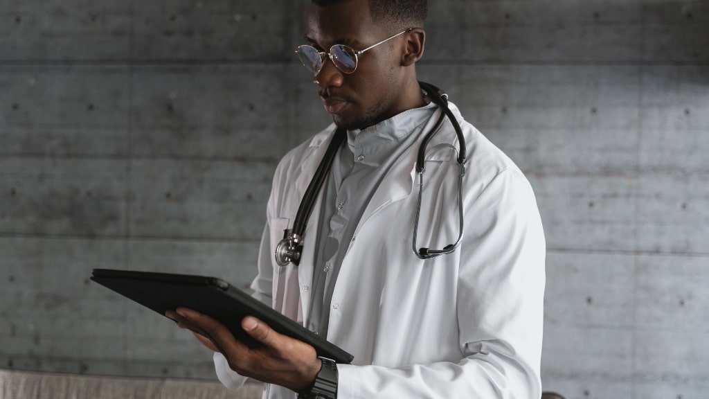 Improving digital literacy remains one of the challenges for healthcare professionals  (Image: Tima Miroshnichenko, Pexels)