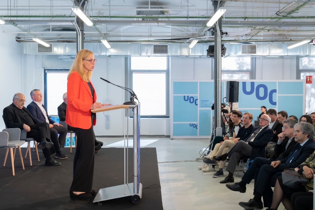 Dr Àngels Fitó thus becomes the fourth president of the UOC, occupying the position previously held by Gabriel Ferraté (1995-2005), Imma Tubella (2005-2012) and Josep A. Planell (2013-2023).