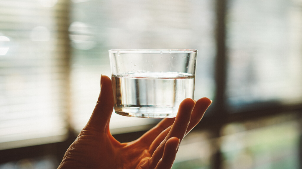 El trabajo de la UOC incide en la tecnología para garantizar la cadena de suministro de agua (foto: Manki Kim / unsplash.com)