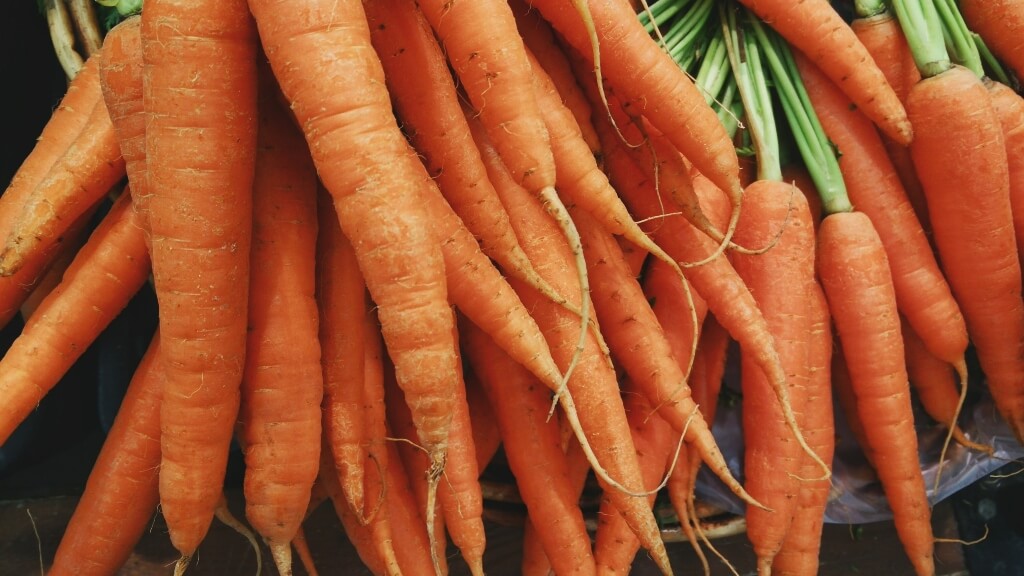 La pastanaga és una de les verdures que conté més carotens (Imatge: Harshal S. Hirve, Unsplash)