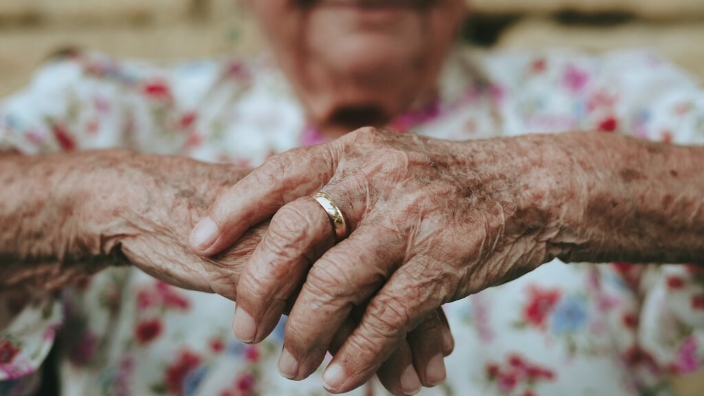 És un perfil compromès amb el medi ambient i al qual comercialment li interessen sectors com l'automoció, la bellesa, la informació i els viatges (Foto: Unsplash)