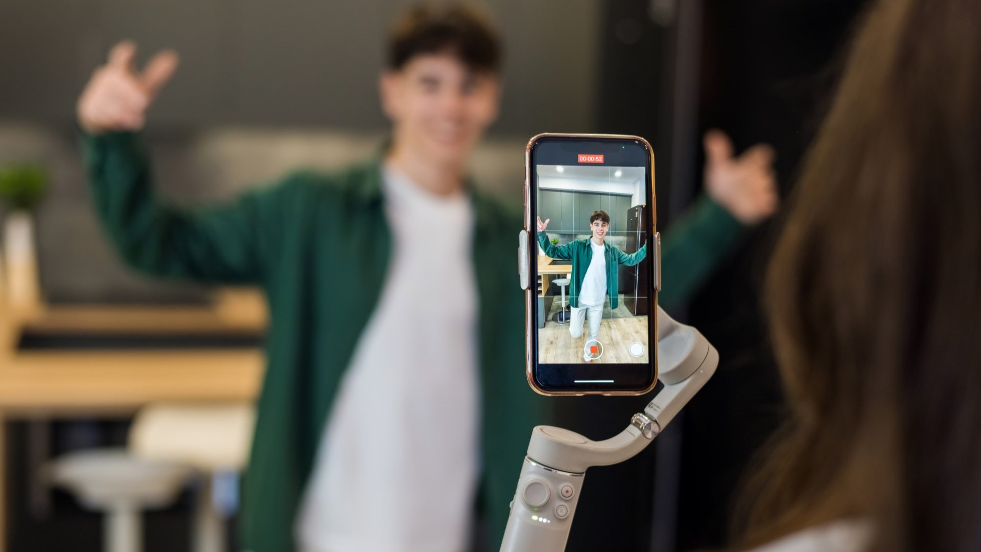 ¿Promoción o engaño? El papel de los influencers en las estructuras multinivel