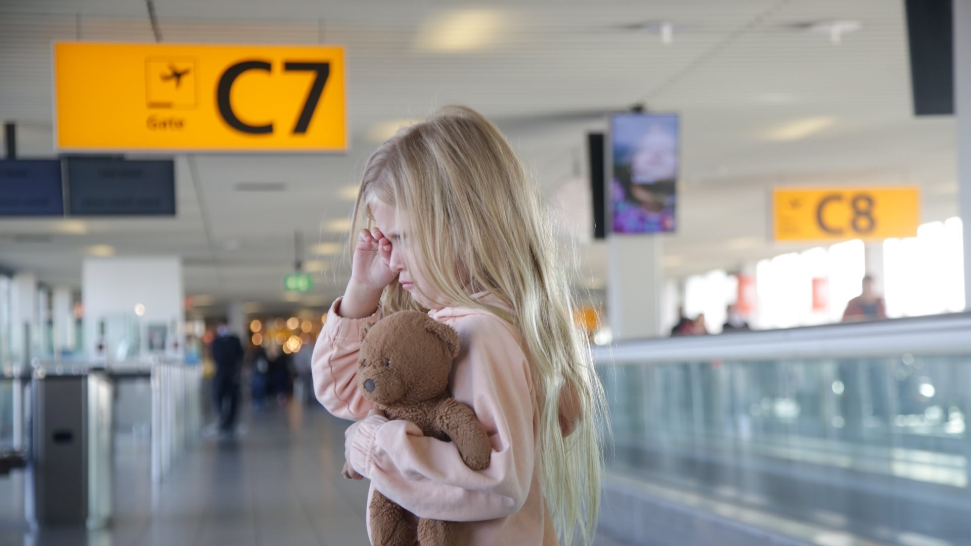 Experts from the Universitat Oberta de Catalunya and the Universitat Rovira i Virgili present recommendations to make airports more inclusive for people with autism