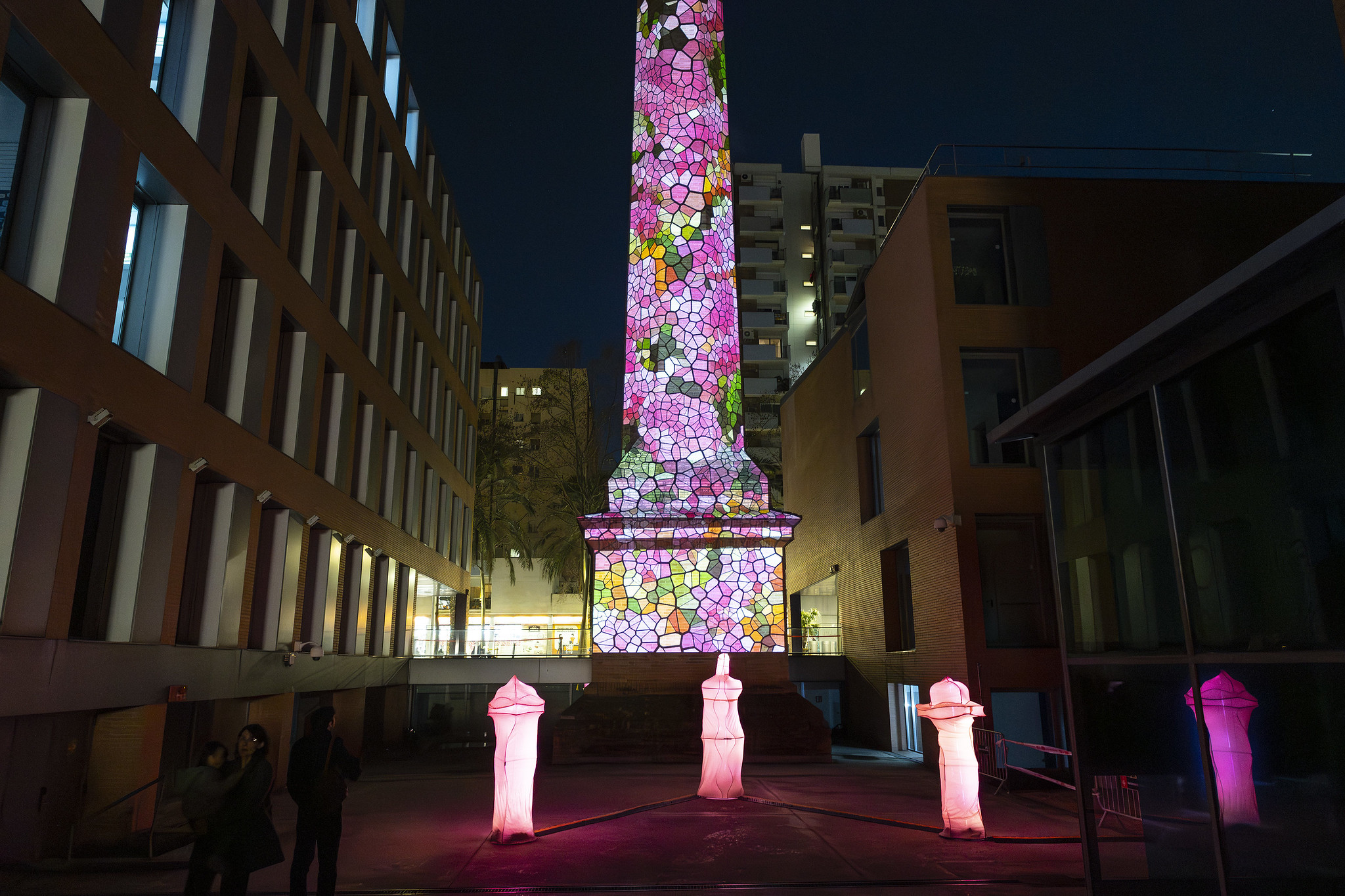 Instalación lumínica en la sede de Can Jaumandreu.