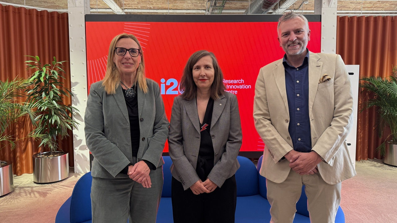 The signing took place today at the i2CAT headquarters (photo: i2CAT)