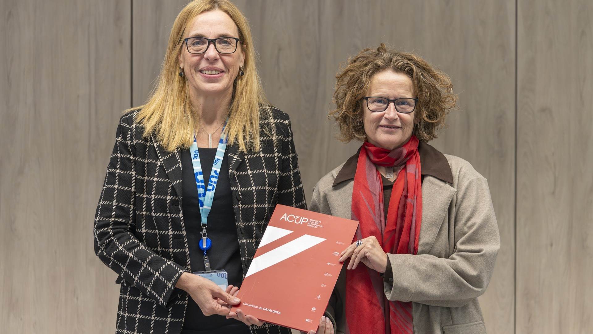 Àngels Fitó, rectora de la UOC i nova presidenta de l'ACUP, i Laia de Nadal, rectora de la Universitat Pompeu Fabra i nova secretària de l'ACUP (d'esquerra a dreta).