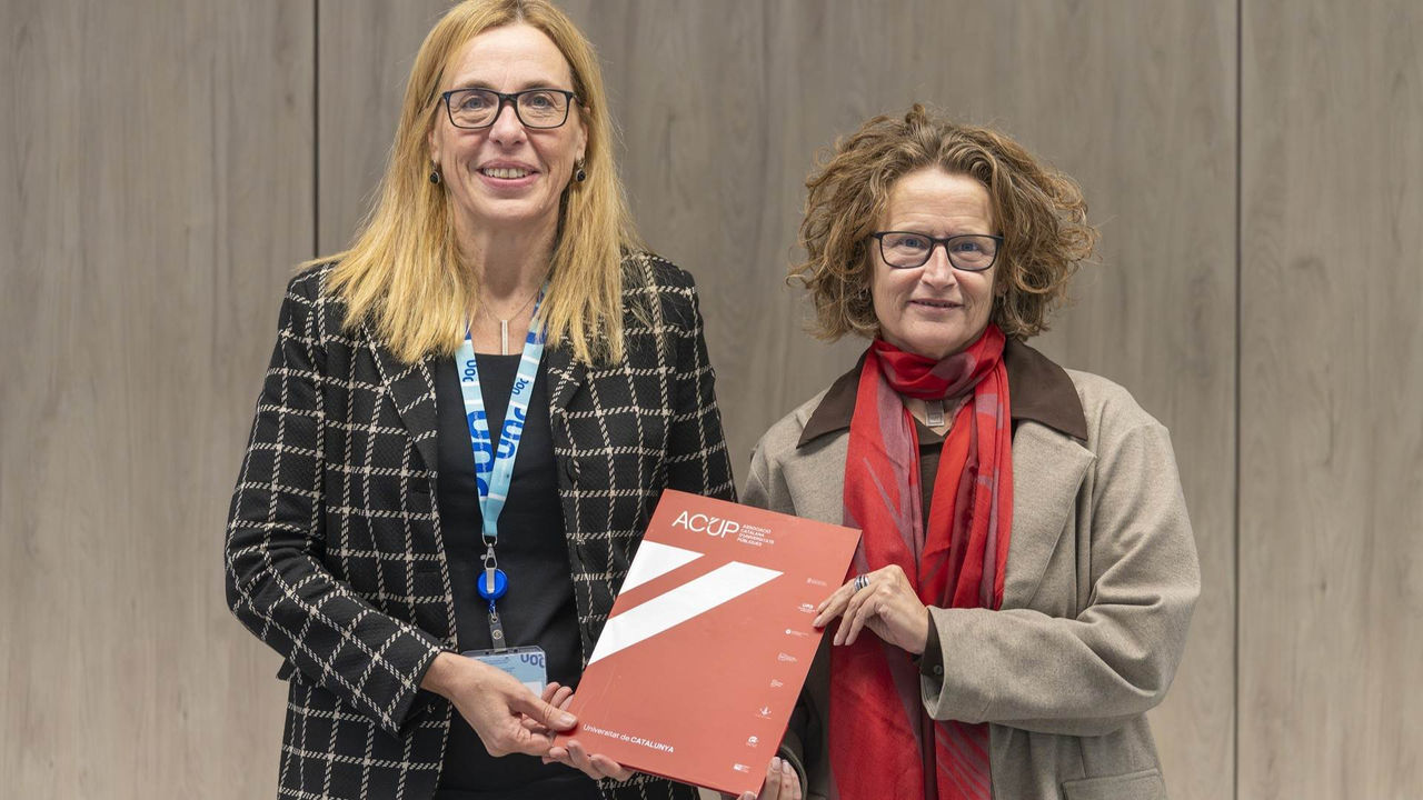 Àngels Fitó, rectora de la UOC i nova presidenta de l'ACUP, i Laia de Nadal, rectora de la Universitat Pompeu Fabra i nova secretària de l'ACUP (d'esquerra a dreta).