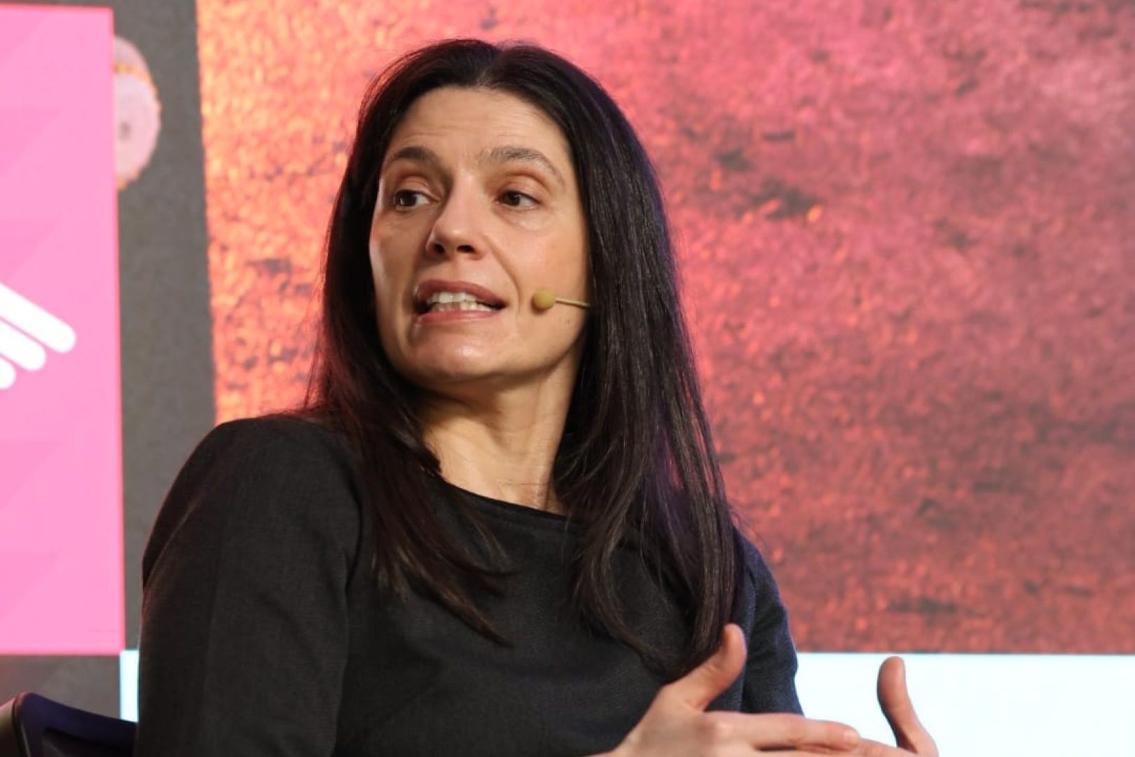 Elena Neira, profesora e investigadora del grupo GAME-UOC