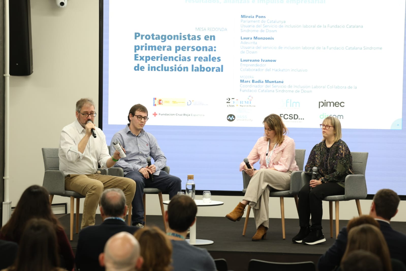 La UOC y la Fundación VASS forman a una cincuentena de personas con discapacidad en competencias digitales