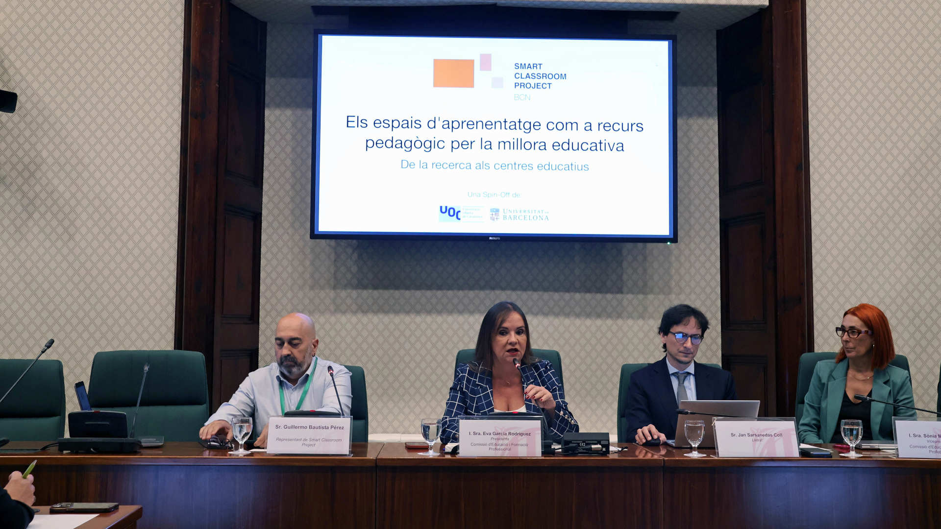 L'investigador de la UOC Guillermo Bautista avui al Parlament (fotos: Parlament de Catalunya)