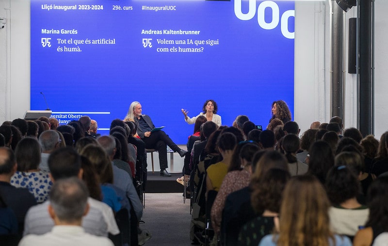 Reinterpreting intelligence to reinterpret what we are