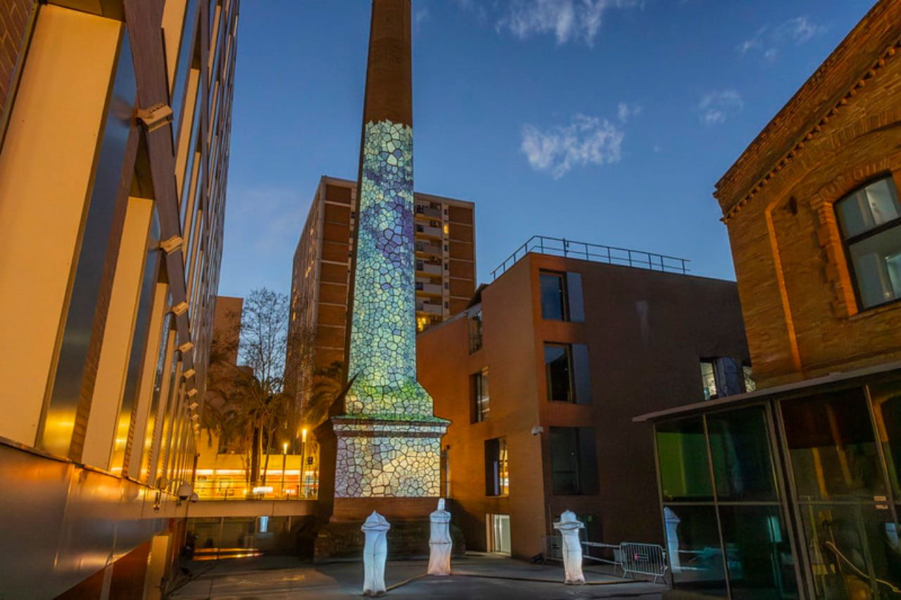 UOC students take part in the Llum BCN festival with a light installation at the Can Jaumandreu site