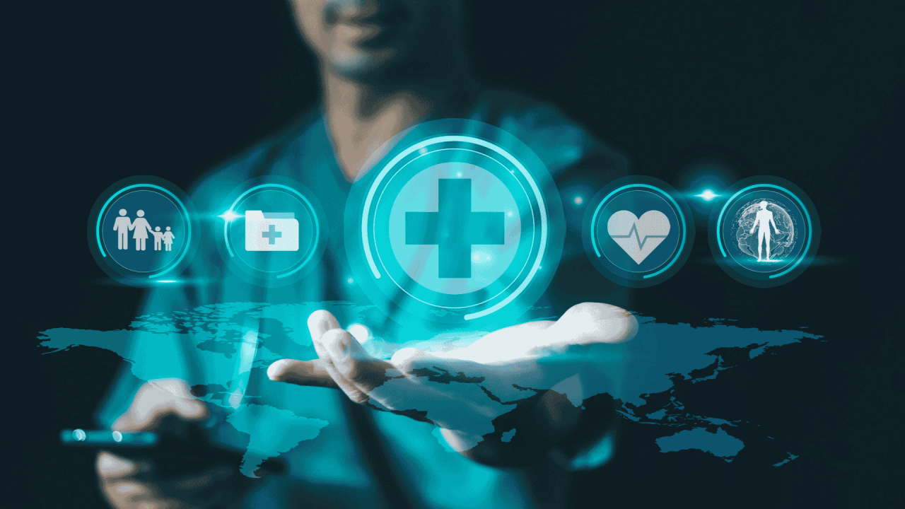 Médico con herramientas digitales 