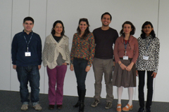 Els nous estudiants de doctorat (d'esquerra a dreta): Guillem Cabrera, Nadia Hakim, Denise Senmartin, Jos&eacute; C&aacute;ceres, D&eacute;bora Lanzeni i K. H. Enosha Hettiarachchi.