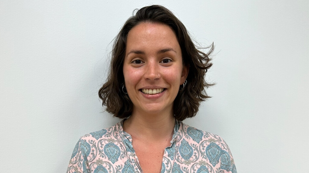 La doctoranda de la UOC, Aïna Fuster, está desarrollando un modelo de atención al episodio depresivo leve desde la atención primaria para identificar herramientas de salud digital que permitan realizar un abordaje integral de la enfermedad.