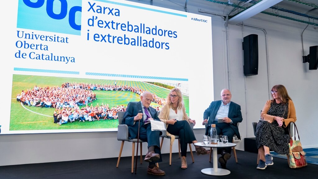 La trobada anual de la Xarxa d'extreballadores i extreballadors de la UOC va reunir els quatre rectors que ha tingut la Universitat. (Foto: UOC)