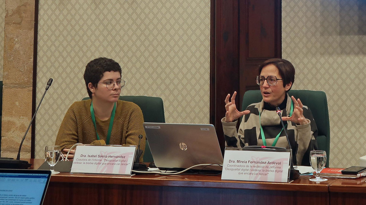 La investigadora de la UOC, Mireia Fernández-Ardèvol, en el Parlamento de Cataluña