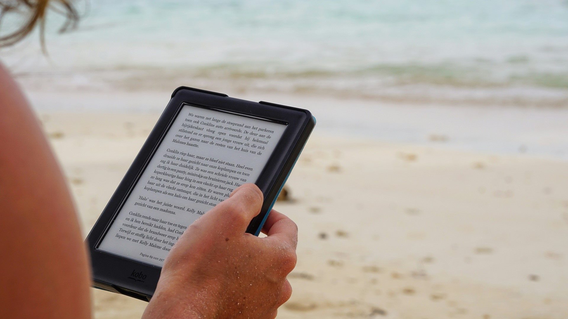 Experts apunten que l'accessibilitat millora l'experiència de lectura per a tots els usuaris. (Foto: Maarten van den Heuvel / Unsplash)