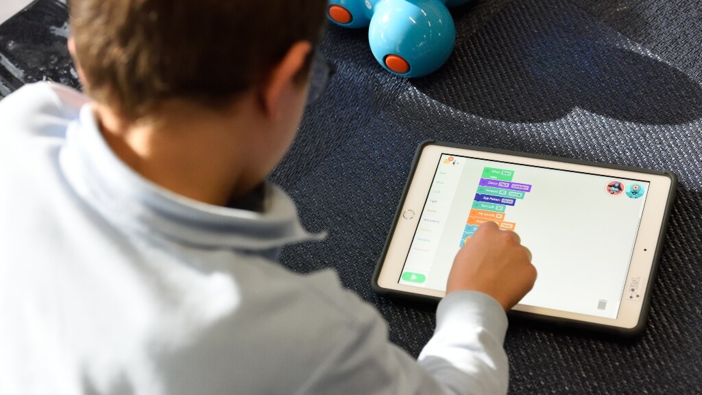 el departamento de educación impulsa estos fondos de la ue para potenciar la digitalización en la educación.